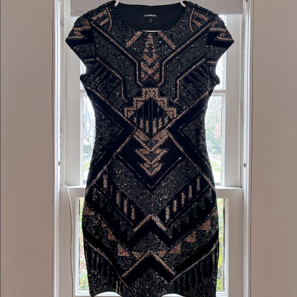 Black and gold sequin Express dress